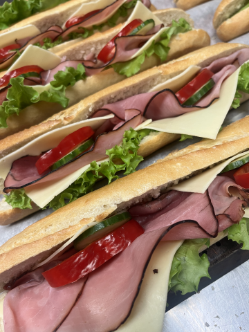 Bild på Baguette med ost och skinka 